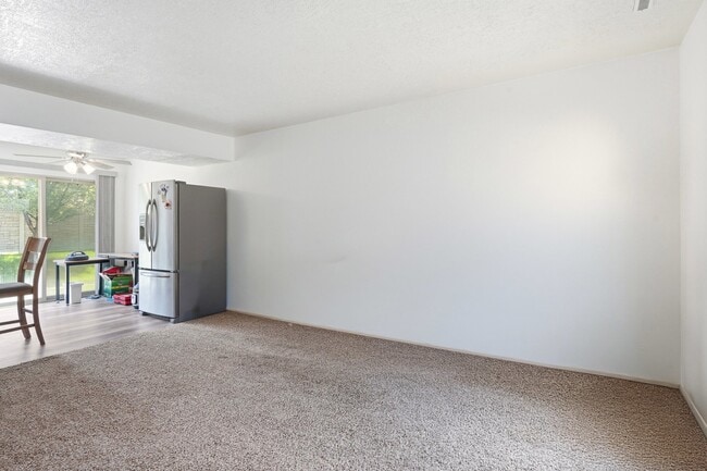 Building Photo - 1273 N 400 E