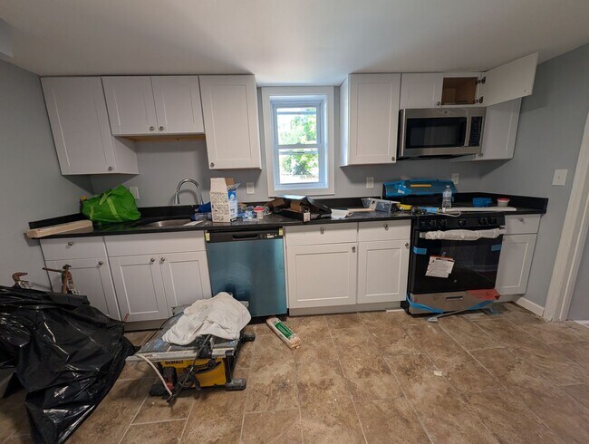Building Photo - Charming 6-Bedroom 2-Bathroom Home in Asbury Park!
