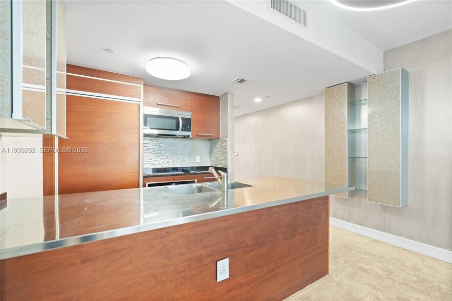 Building Photo - 1850 S Ocean Dr