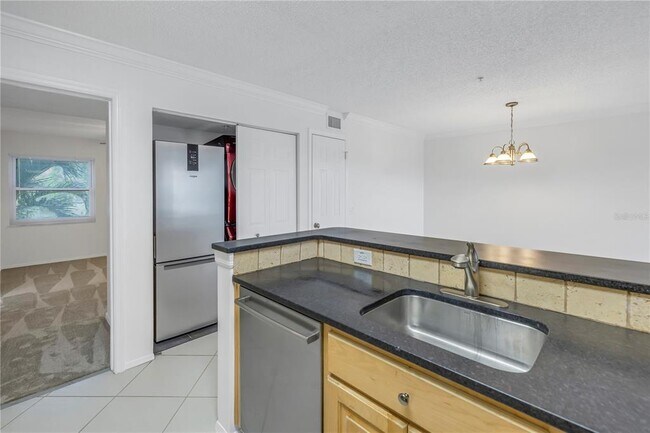 Building Photo - 2400 Feather Sound Dr