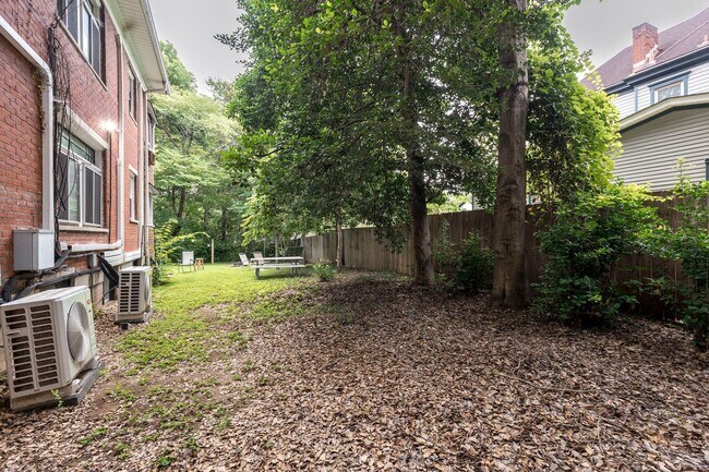 Building Photo - 145 N Keats Ave