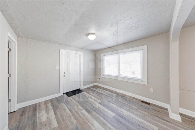 Building Photo - 3639 N Emerson Ave