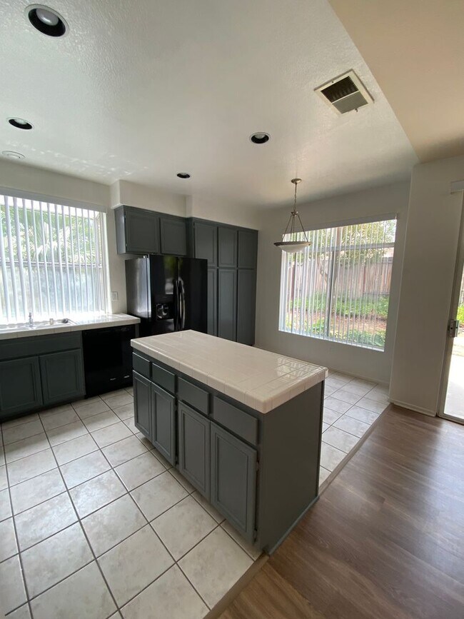 Building Photo - 7470 Mason Heights Ln