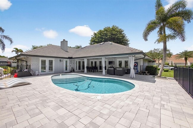 Building Photo - 15 Balfour Rd E