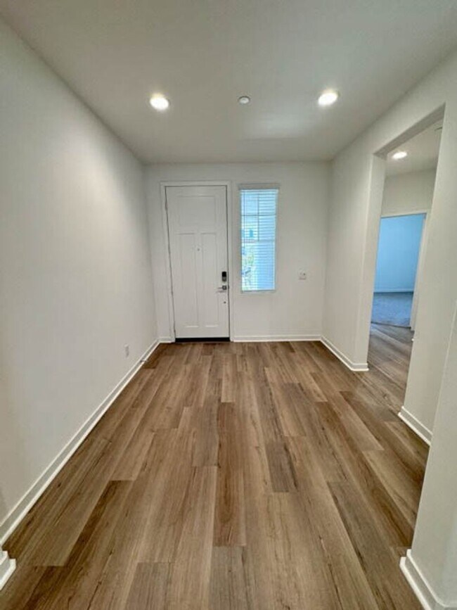 Building Photo - COMING SOON! Beautiful 4 bedroom Single St...