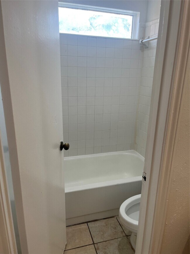 Building Photo - 7709 Rolling Ridge Dr