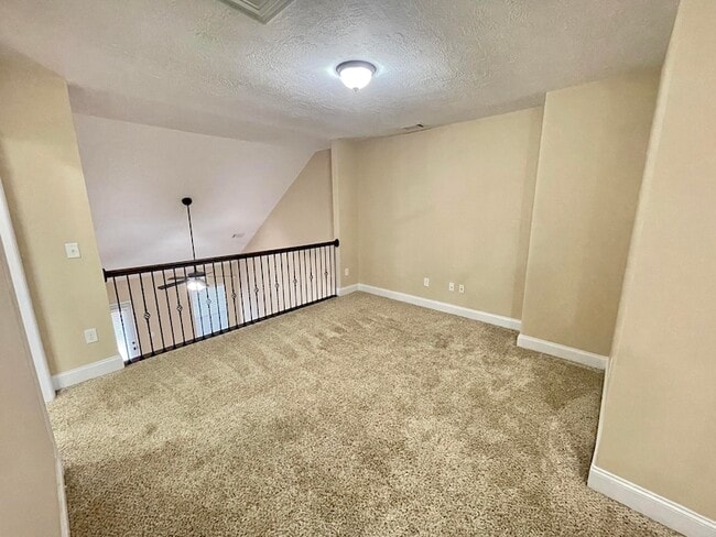 Building Photo - 528 Scenic Dr