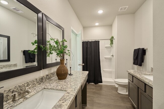 Building Photo - 901 Chickasaw Dr