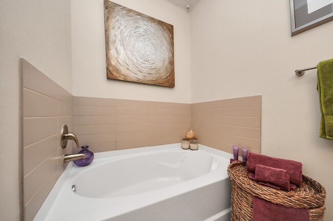 Building Photo - 5454 Washington Ave