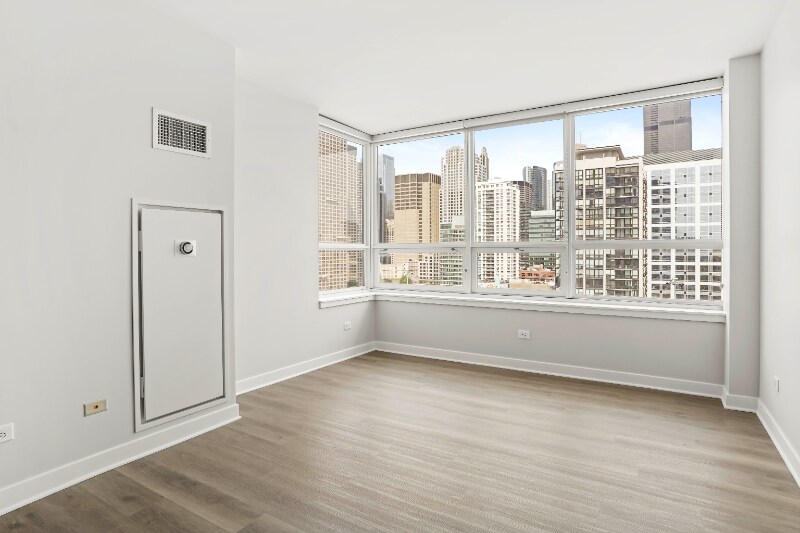 Building Photo - 795 W Adams St