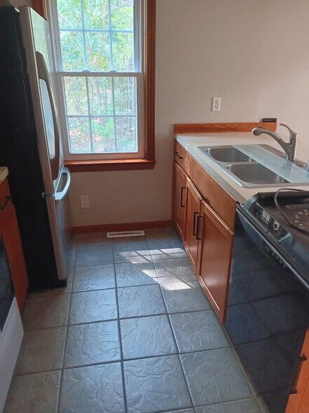 Building Photo - 21 Glengarry Dr
