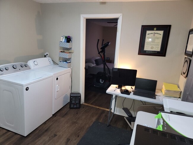 Building Photo - 3 bed, 1 bath single family home