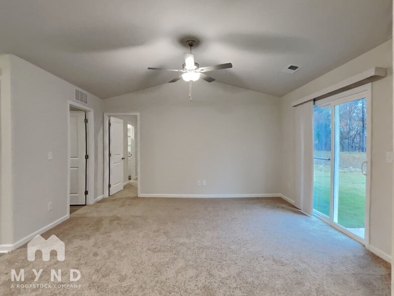 Building Photo - 283 New Villas St