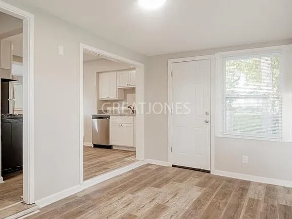 Building Photo - 10900 Pear Tree Ln