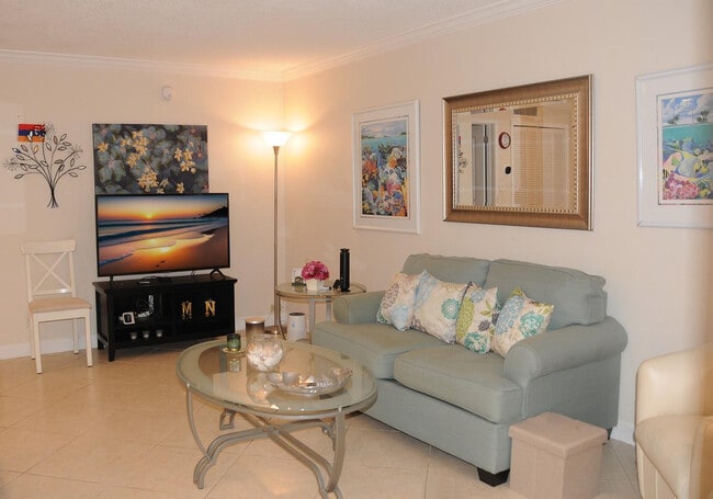 Building Photo - 3216 NE 13th St