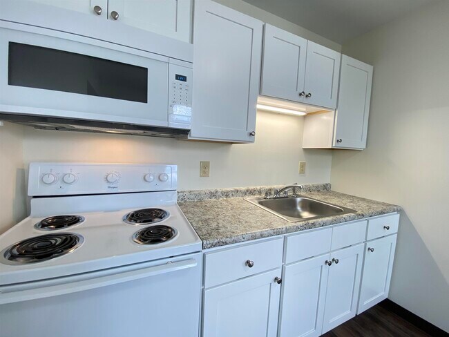 Building Photo - 4 Martin St