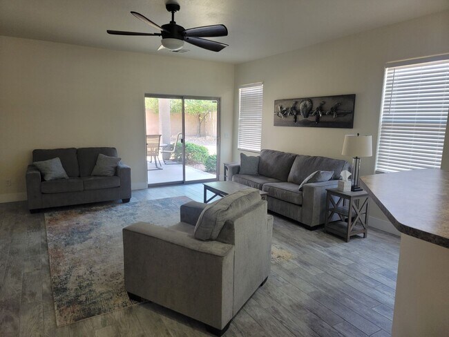 Building Photo - 3-Bedroom / 2-Bathroom Home with Attached ...