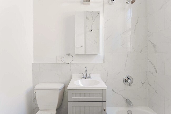 Building Photo - 6143 S Dorchester Ave