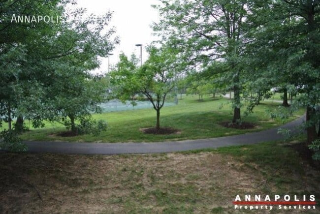 Building Photo - 700 Orchard Overlook