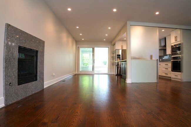 Building Photo - 148 Maple Ave
