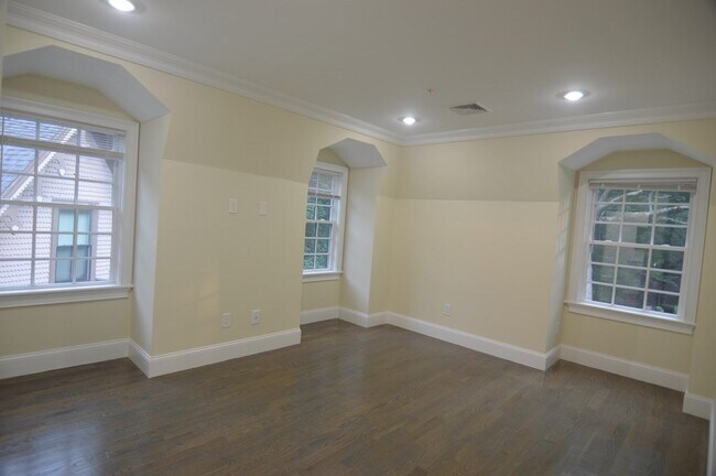 Primary Photo - 3 Mendell Way
