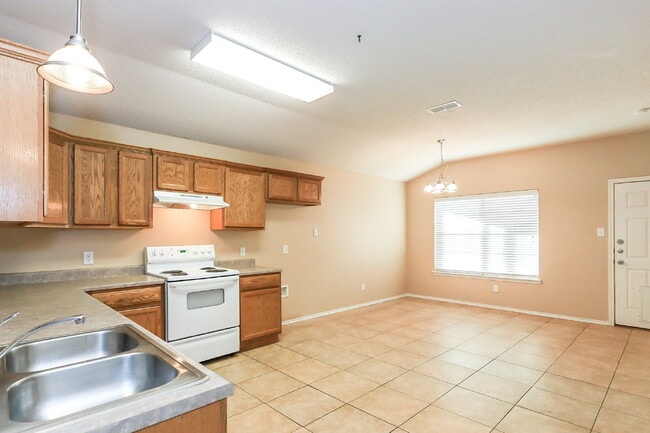 Building Photo - 6 month, 9 month or 12 month leases availa...