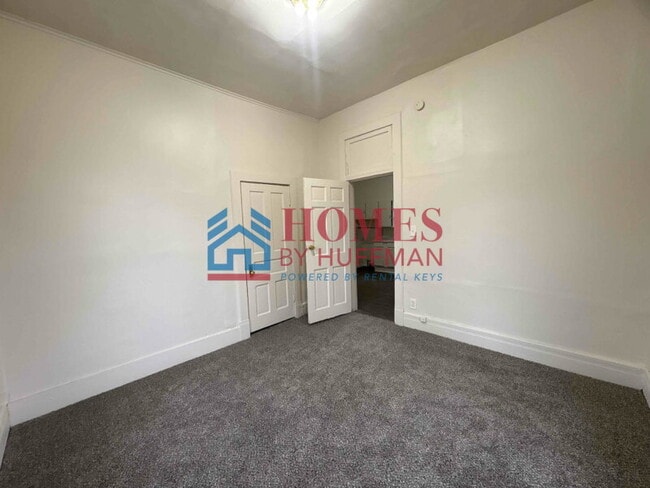 Building Photo - Three Bedroom House | Now Available