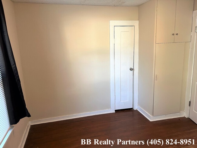 Building Photo - 1224 S Atlanta Pl