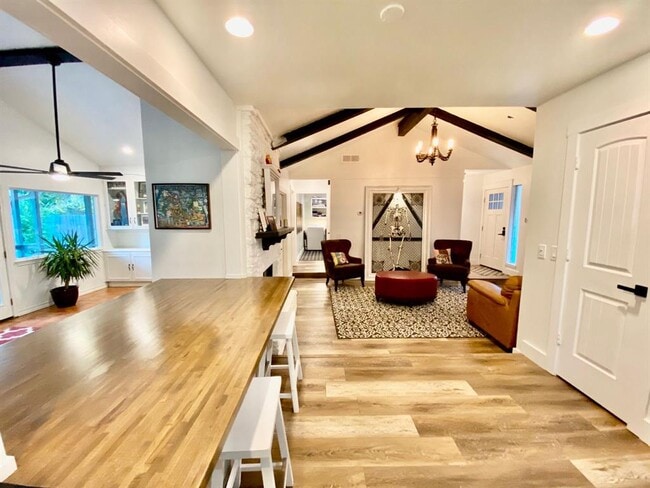 Building Photo - 7302 Shadywood Dr