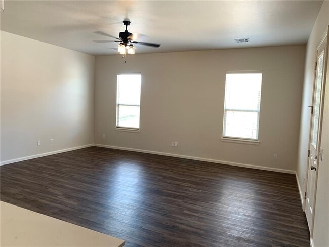 Building Photo - 3215 Enclave Pl