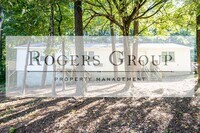 Building Photo - #103*** - 104-106 Holly Ct Duplex