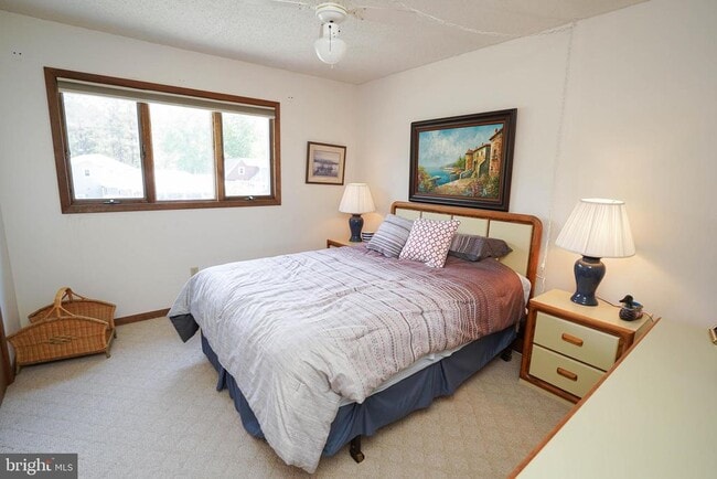 Building Photo - 39028 Bayview W