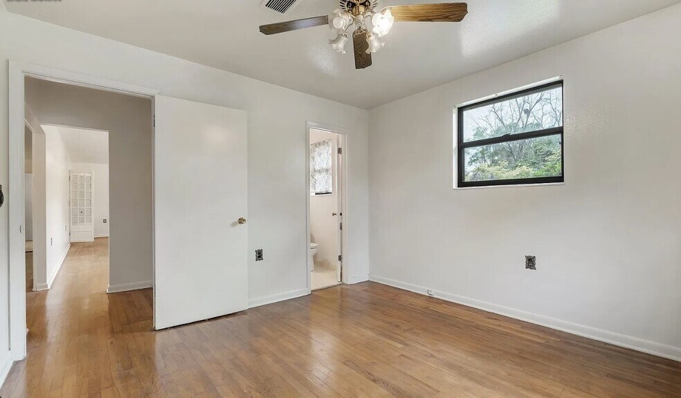 Bedroom - 1927 Grimes Ln