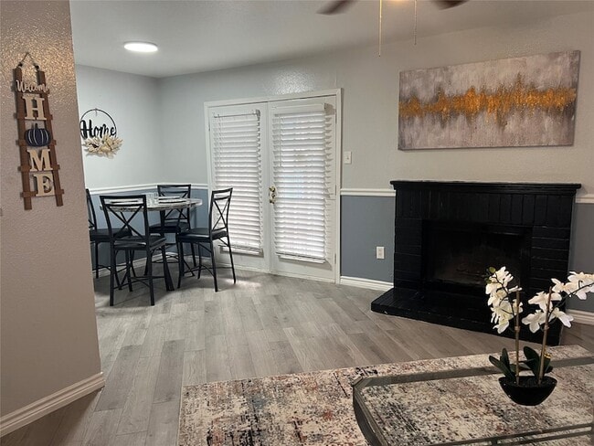 Building Photo - 7501 Chesterfield Dr