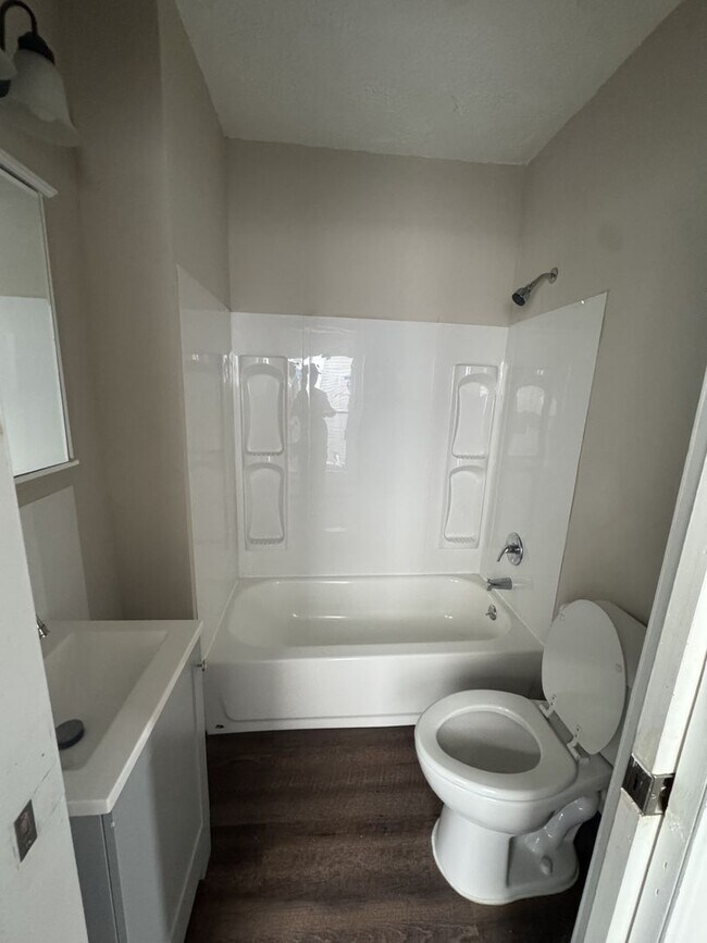 Building Photo - 263/265 S HEDGES ST