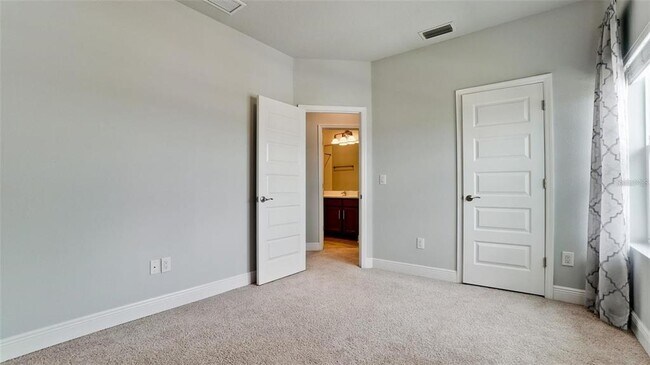 Building Photo - 5546 Spanish Moss Cv