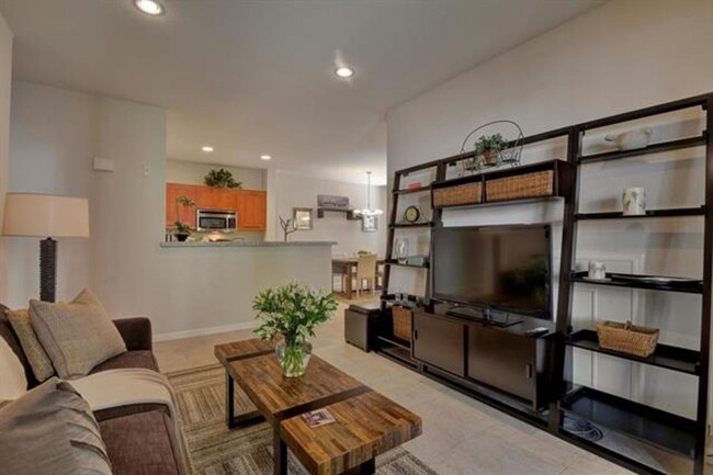 Building Photo - 2-Bedroom Condo in Prime Sunnyvale Locatio...