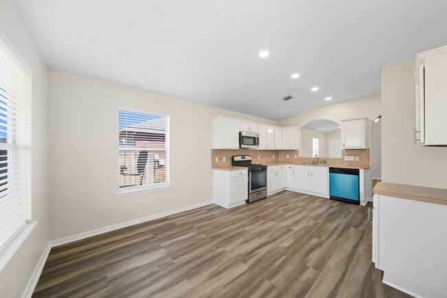 Building Photo - 1735 Riane Ln