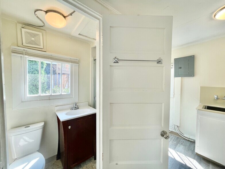 Building Photo - 2357 N 62nd St