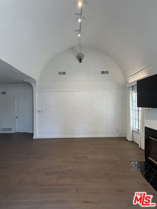 Building Photo - 459 S Holt Ave