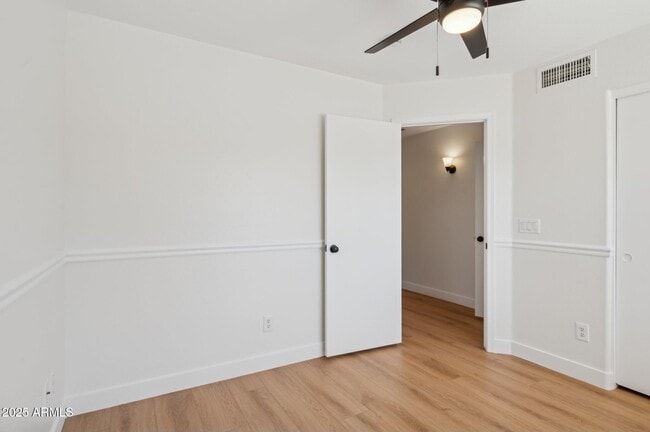Building Photo - 2131 S Peppertree Dr