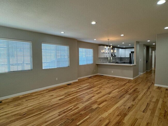 Building Photo - 135 Galapago St