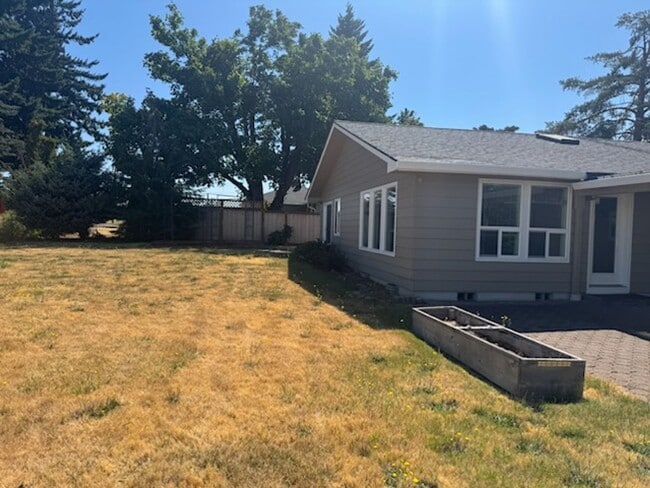 Building Photo - Spacious 4bed/2bath in desirable Pleasant ...
