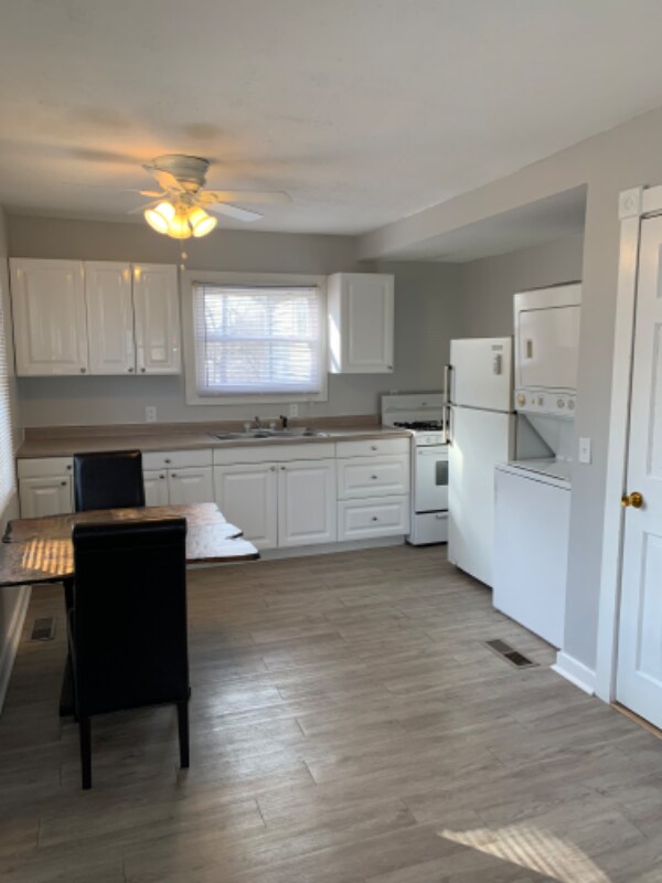 Building Photo - 360 Locust St