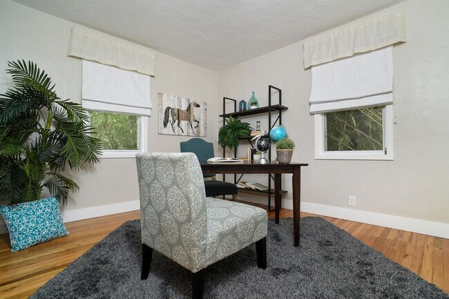 Building Photo - Remodeled 2 Bedroom Home with Yard near UC...