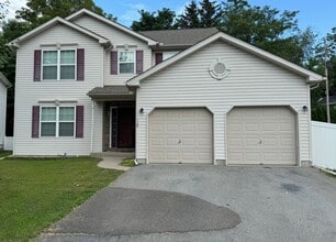 Building Photo - THREE BEDROOM/2.5 BATH Detached Home w TWO...