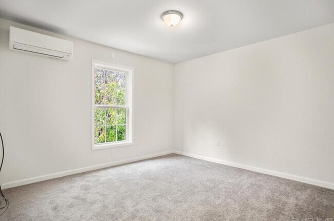 Building Photo - West Washington Townhomes