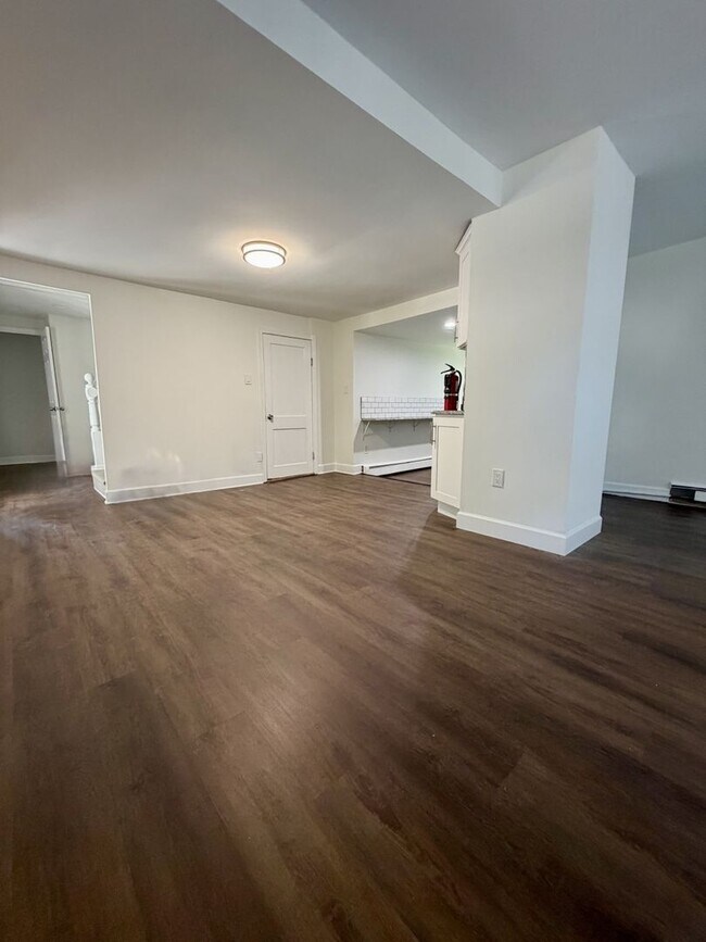 Building Photo - 1014 Trewellyn Ave