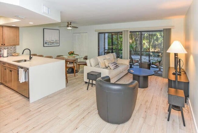 Building Photo - 1605 S US Hwy 1