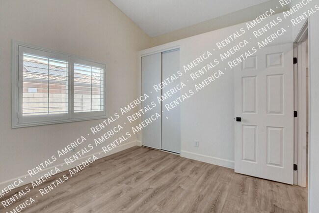 Building Photo - 6841 N Bienville St